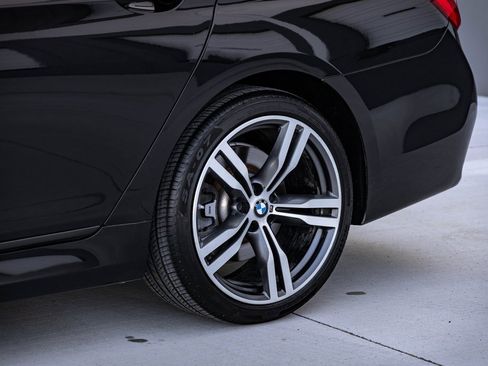 Used 2019 BMW 750i xDrive w/ Executive Package image 6