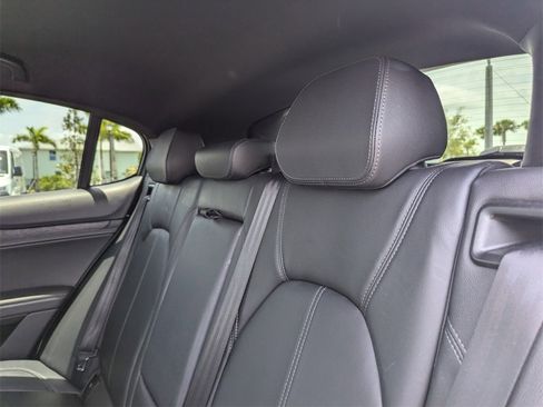 Used 2022 Alfa Romeo Stelvio Sprint image 17