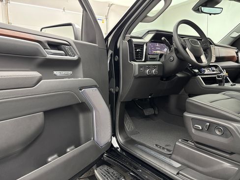 New 2026 GMC Sierra 1500 Denali w/ Technology Package AWD/4WD image 17