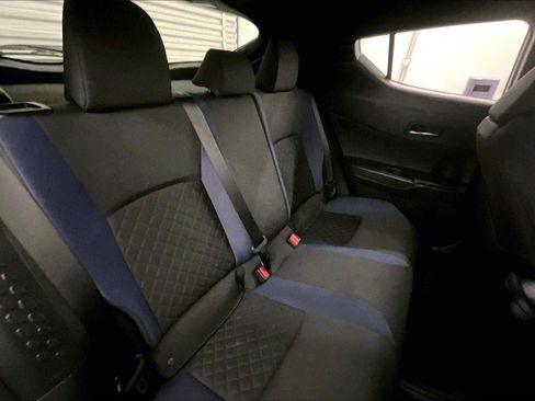 Used 2022 Toyota C-HR XLE image 26