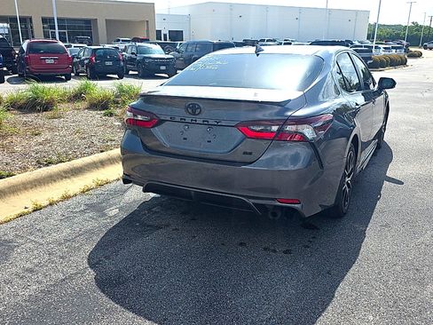 Used 2024 Toyota Camry SE w/ Convenience Package FWD image 10