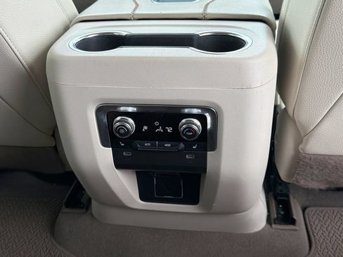 Used 2022 GMC Yukon Denali AWD/4WD image 18