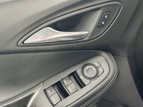 Used 2021 Buick Encore GX Select image 17