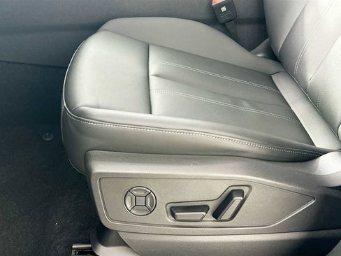 New 2025 Audi Q5 Premium Plus image 17