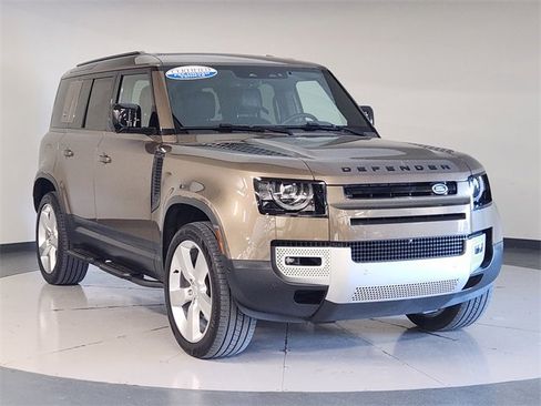 Used 2024 Land Rover Defender 110 S image 7