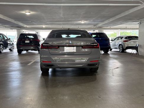 Used 2020 BMW 740i RWD image 9