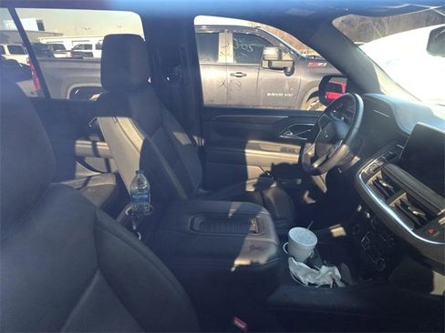 Used 2022 Chevrolet Tahoe LT image 3