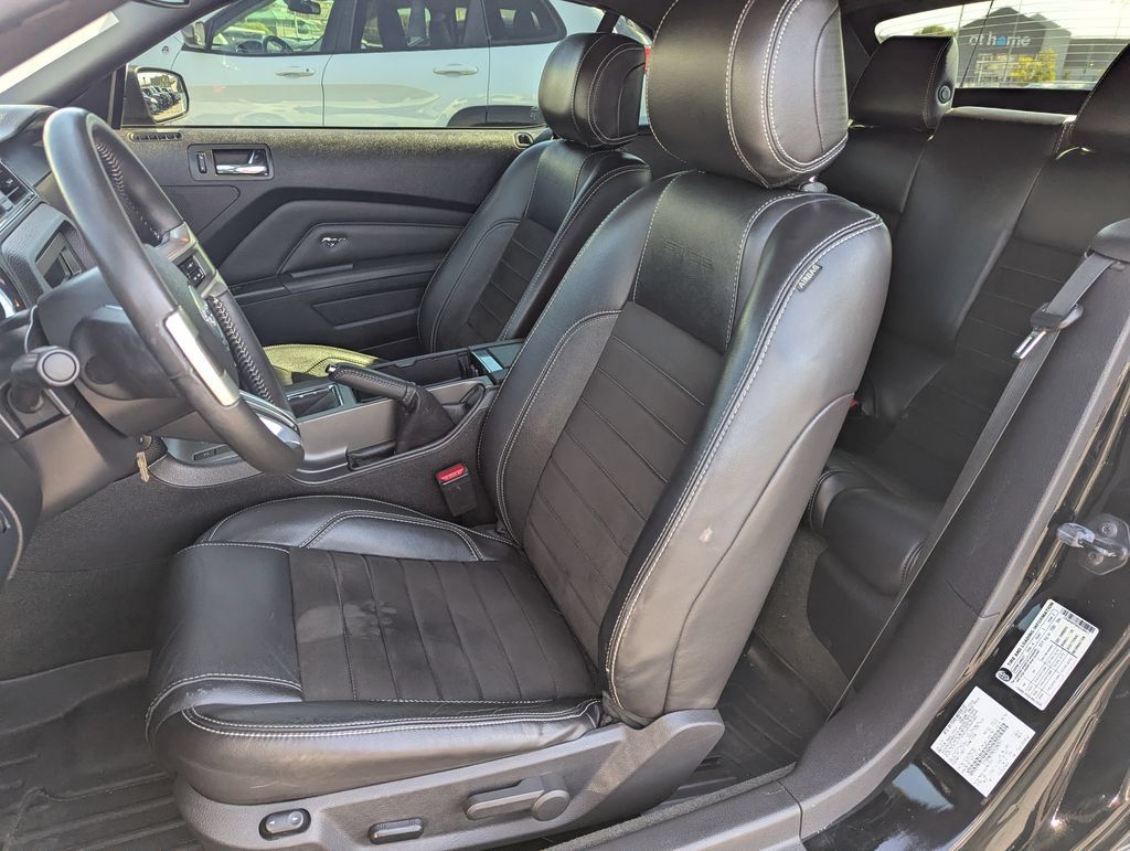 Used 2014 Ford Mustang GT Premium w/ Equipment Group 402A RWD image 16