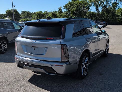 Used 2026 Cadillac Vistiq Platinum w/ LPO, Floor Liner Package AWD/4WD image 3