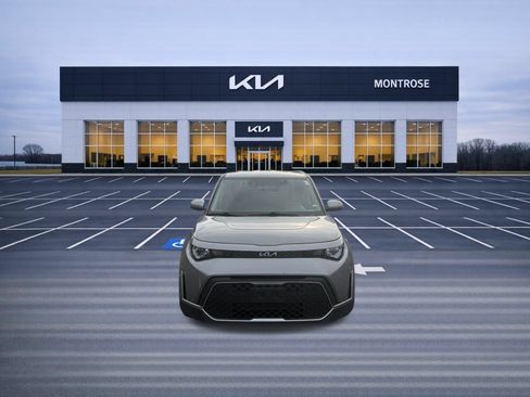 Used 2024 Kia Soul LX w/ Option Group 015 FWD image 2