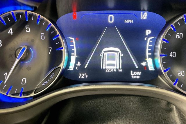 Used 2026 Chrysler Pacifica Select FWD image 11