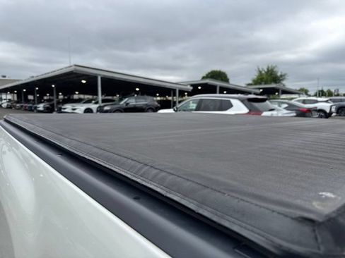 Used 2019 Nissan Titan PRO-4X w/ Pro-4x Convenience Package AWD/4WD image 38