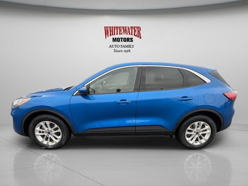 Used 2020 Ford Escape SE image 2