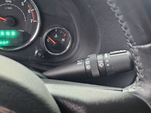 Used 2018 Jeep Wrangler Unlimited Sahara image 29