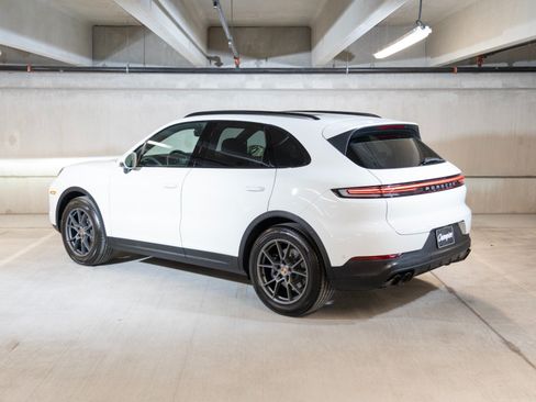 Certified 2026 Porsche Cayenne AWD/4WD image 3