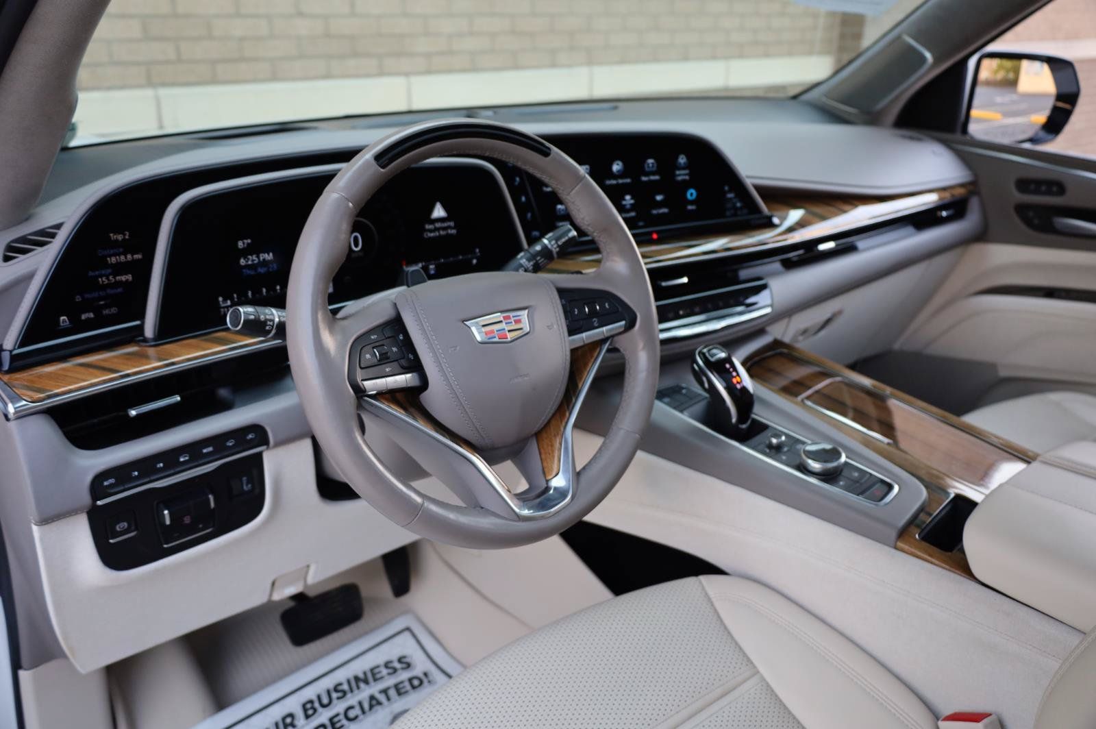 Used 2021 Cadillac Escalade Premium Luxury Platinum w/ LPO, Floor Liner Package AWD/4WD image 18