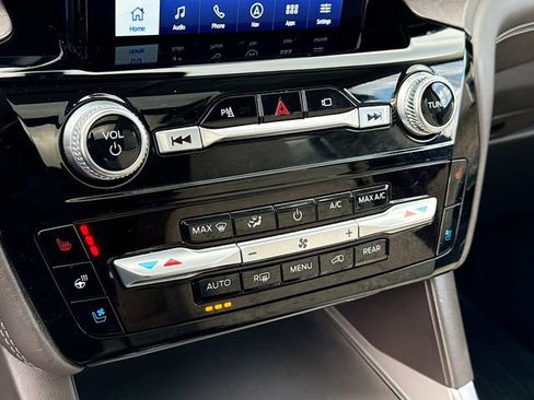 Certified 2022 Ford Explorer Platinum w/ Equipment Group 601A image 18