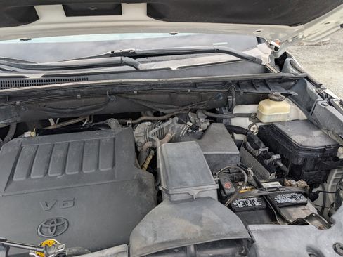 Used 2015 Toyota Highlander Limited image 26