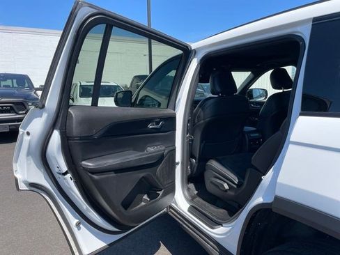 Certified 2023 Jeep Grand Cherokee L Laredo AWD/4WD image 29