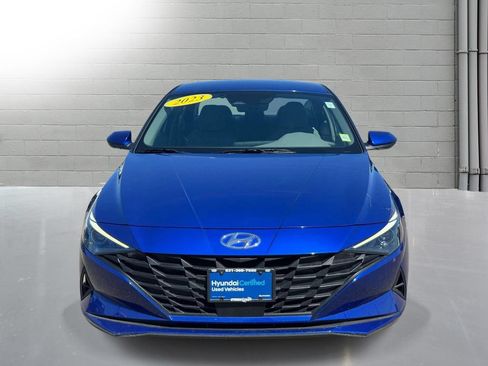 Used 2023 Hyundai Elantra SEL w/ Convenience Package FWD image 2