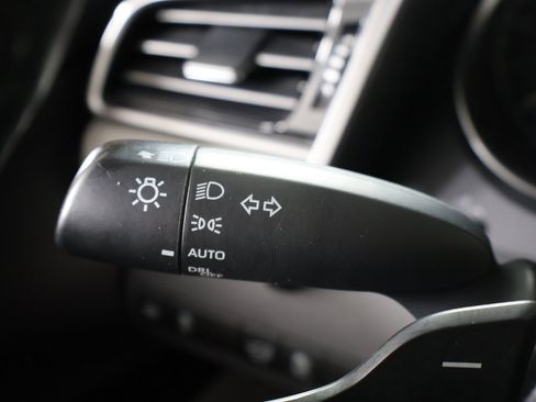 Used 2022 Toyota Camry SE image 35