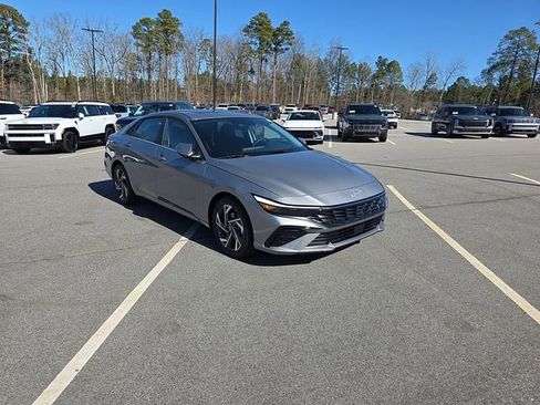 New 2026 Hyundai Elantra Limited FWD image 12