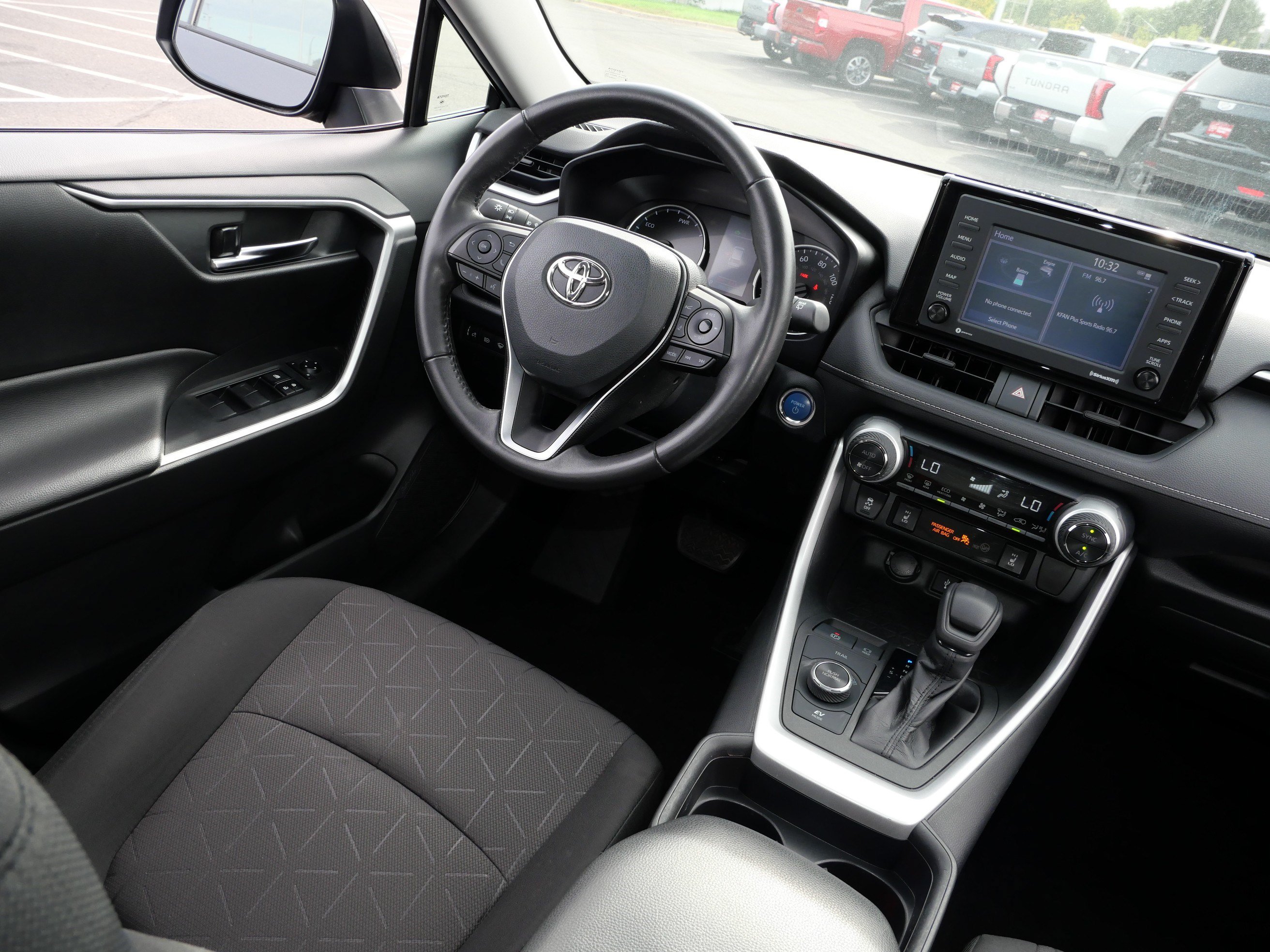 Used 2020 Toyota RAV4 XLE w/ Convenience Package AWD/4WD image 9