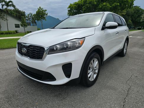 Used 2019 Kia Sorento FWD V6 image 1