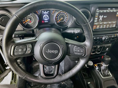 Used 2023 Jeep Gladiator Sport image 11