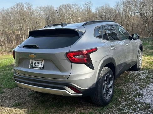 Used 2024 Chevrolet Trax LT w/ Driver Confidence Package image 4