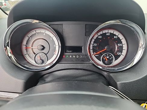 Used 2014 RAM C/V Tradesman FWD image 12