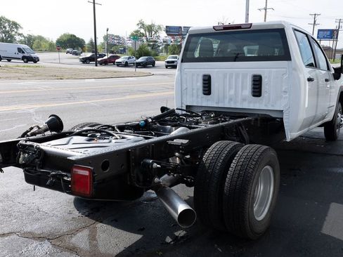 New 2026 GMC Sierra 3500 Pro AWD/4WD image 5