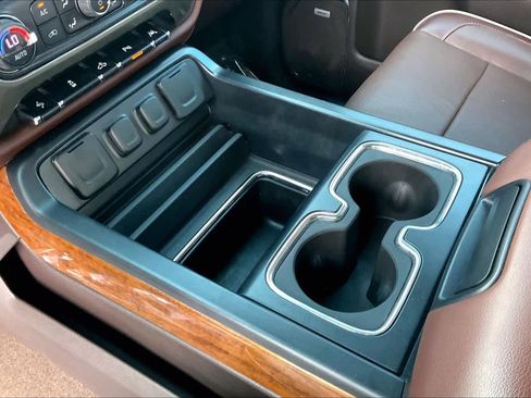 Used 2017 Chevrolet Silverado 1500 High Country image 16