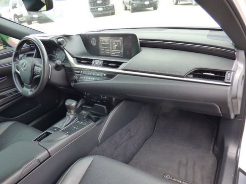 Used 2019 Lexus ES 350 w/ Premium Package FWD image 13