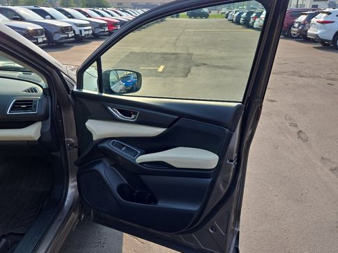 Used 2022 Subaru Ascent Limited AWD/4WD image 18