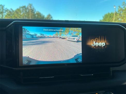 Certified 2024 Jeep Gladiator Sport image 22