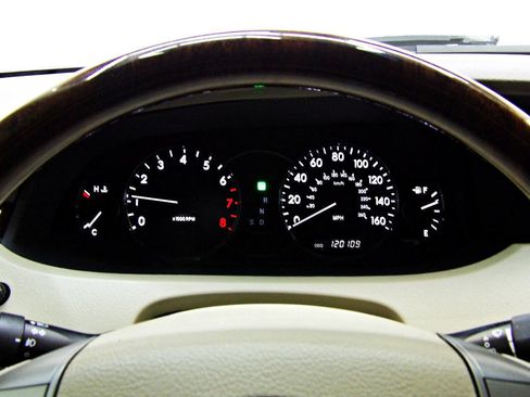 Used 2009 Toyota Avalon Limited FWD image 15