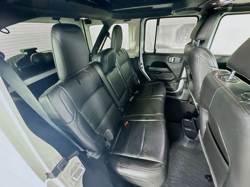 Used 2021 Jeep Wrangler Unlimited Sahara image 36