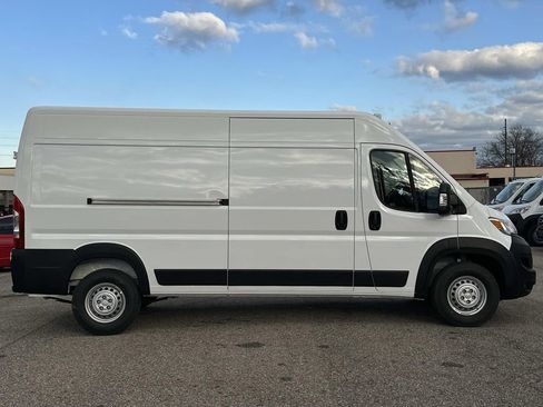New 2026 RAM ProMaster 2500 w/ Convenience Group image 2