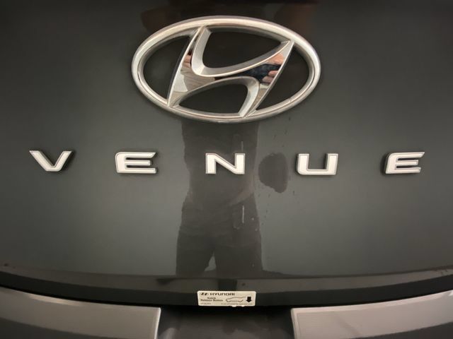 Used 2024 Hyundai Venue SEL FWD image 26