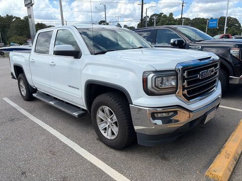 Used 2017 GMC Sierra 1500 SLE w/ SLE Value Package RWD image 2