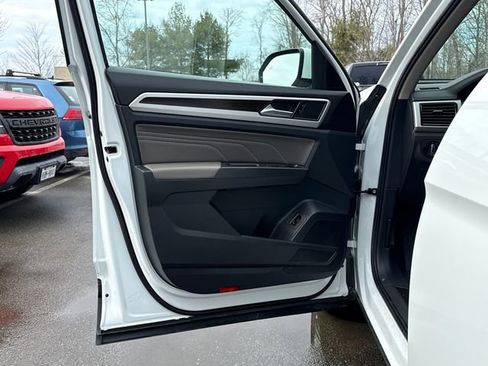 Used 2023 Volkswagen Atlas SE image 11