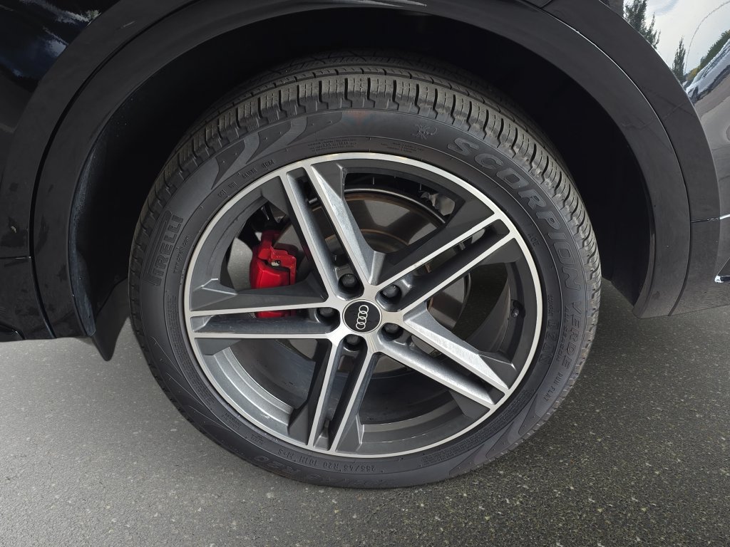 Certified 2024 Audi Q5 e Premium Plus w/ Premium Plus Package AWD/4WD image 30
