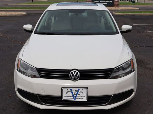 Used 2013 Volkswagen Jetta SE FWD image 12