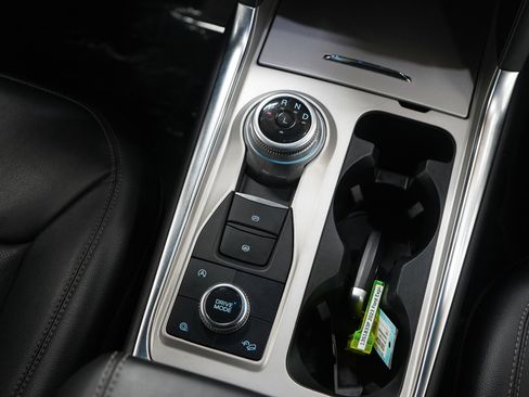 Used 2023 Ford Explorer Limited image 19