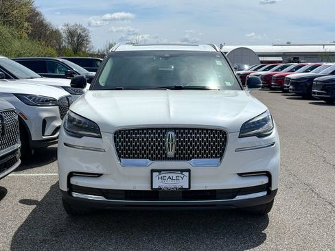 Used 2022 Lincoln Aviator AWD w/ Premium Package image 2