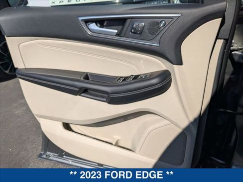 Used 2023 Ford Edge Titanium w/ Cargo Accessory Package AWD/4WD image 10
