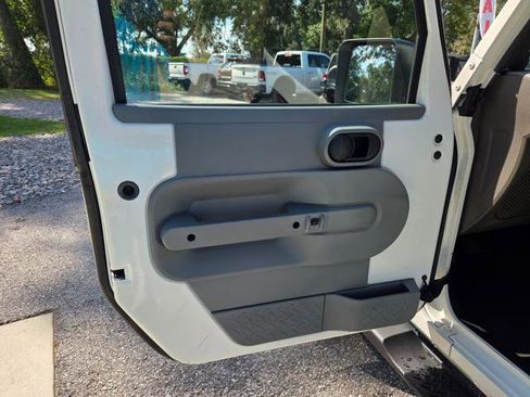 Used 2009 Jeep Wrangler X image 11