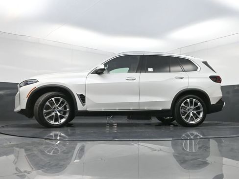 Used 2025 BMW X5 xDrive40i AWD/4WD image 32