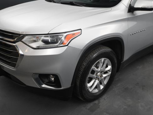 Used 2018 Chevrolet Traverse LT image 9
